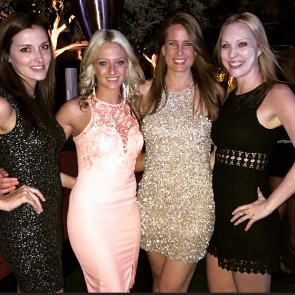 Peach colored bodycon dress - Picture 2 of 3